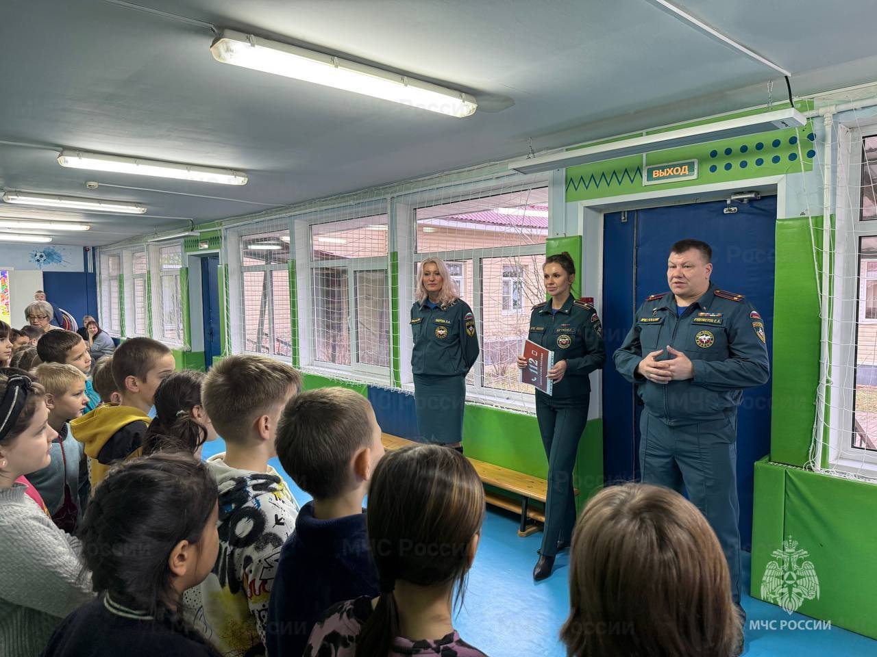 Сотрудники МЧС России провели конкурс рисунков среди пациентов Малаховского детского туберкулезного диспансера Сотрудники МЧС России провели конкурс рисунков среди пациентов Малаховского детского туберкулезного диспансера