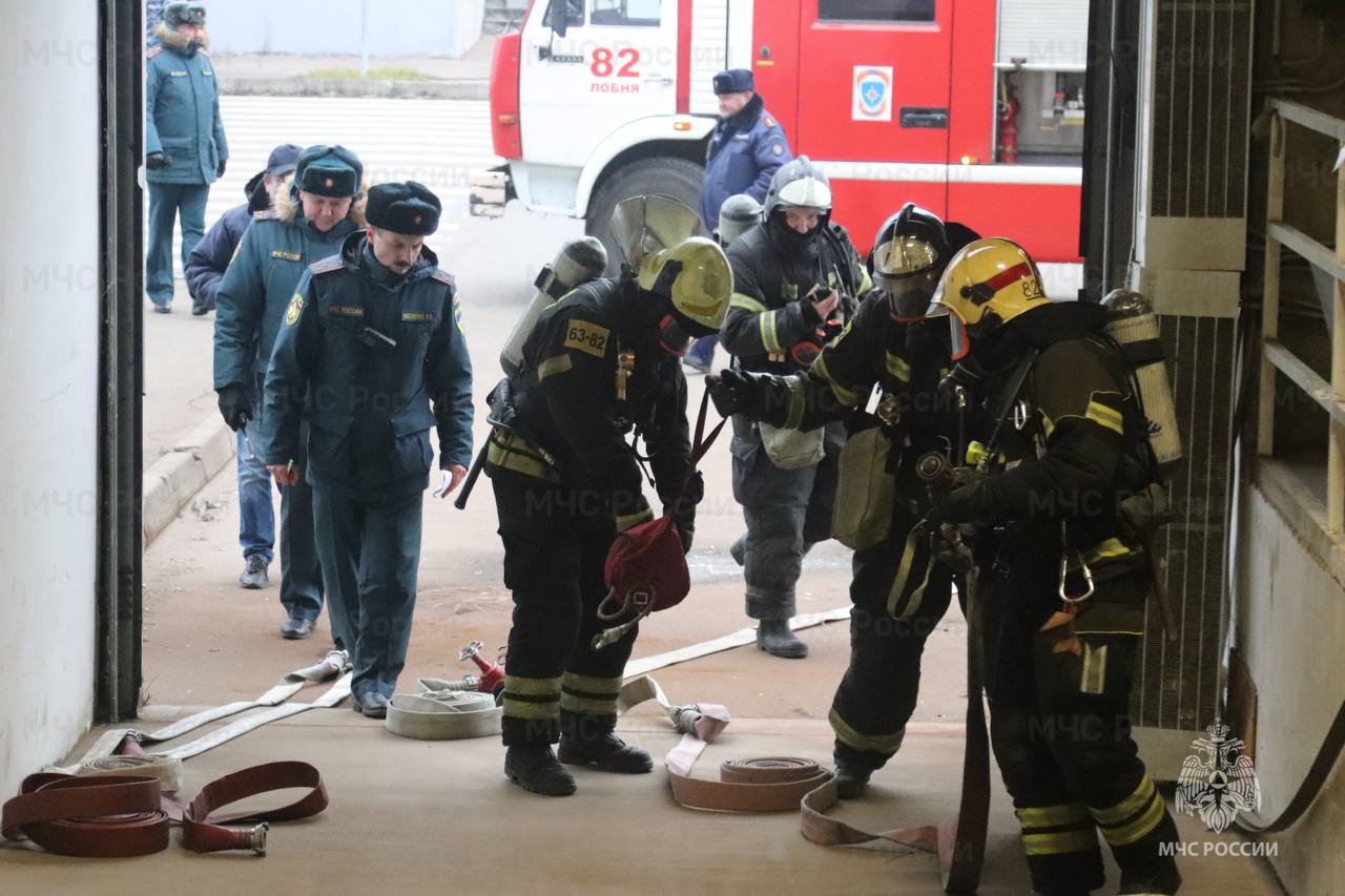 Пожарные учения проведены на территории индустриального парка в Химках Пожарные учения проведены на территории индустриального парка в Химках