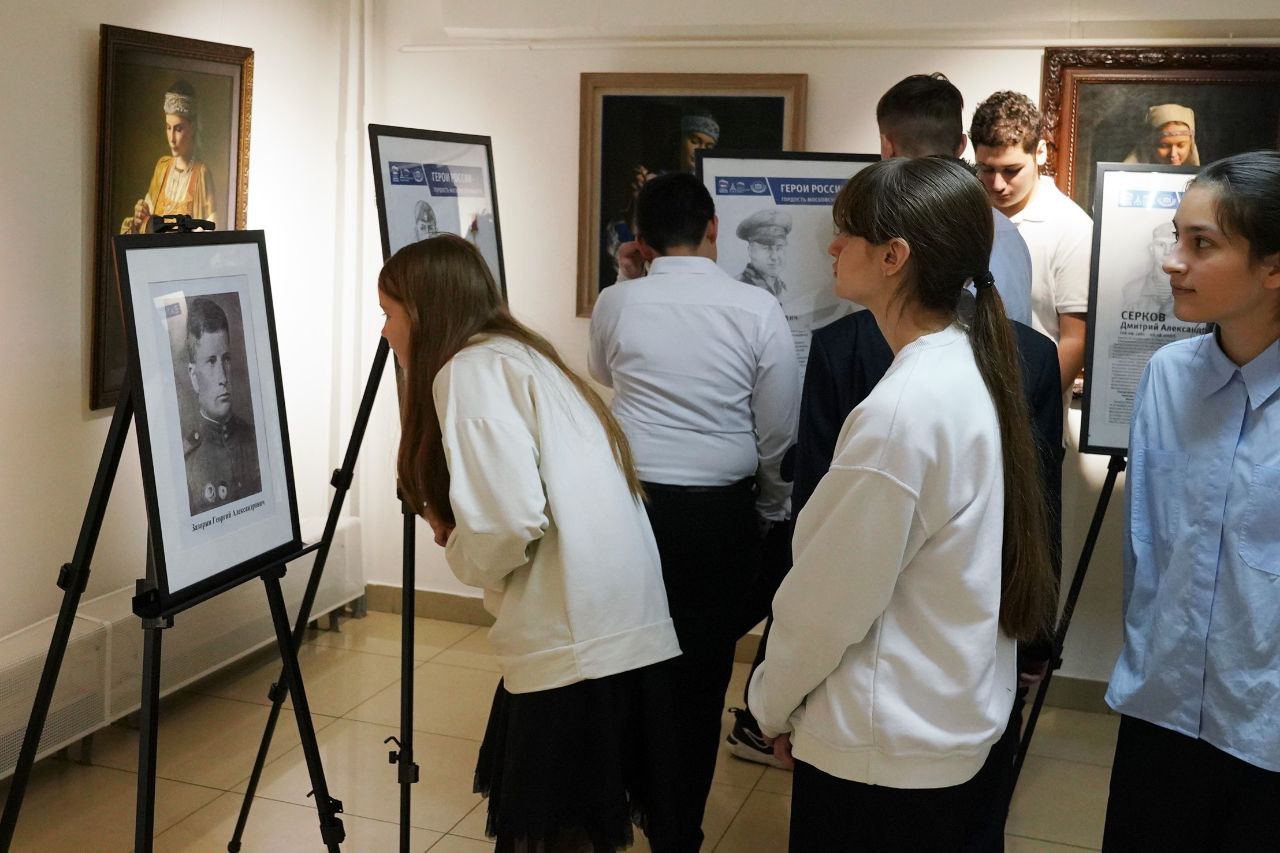 В музее Реутова прошёл Урок мужества в честь Дня героев Отечества В музее Реутова прошёл Урок мужества в честь Дня героев Отечества