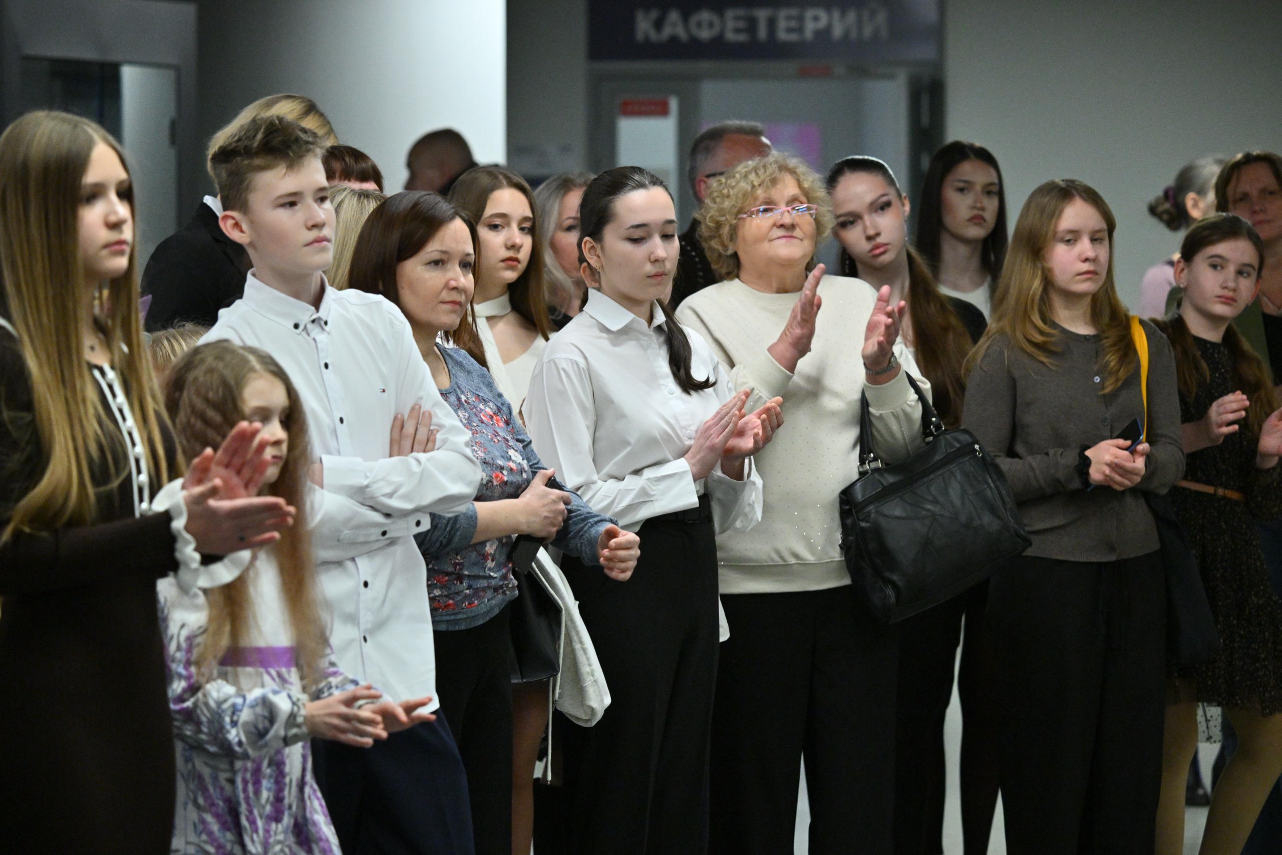 В Мособлдуме открылась выставка рисунков «Моя Россия» В Мособлдуме открылась выставка рисунков «Моя Россия»