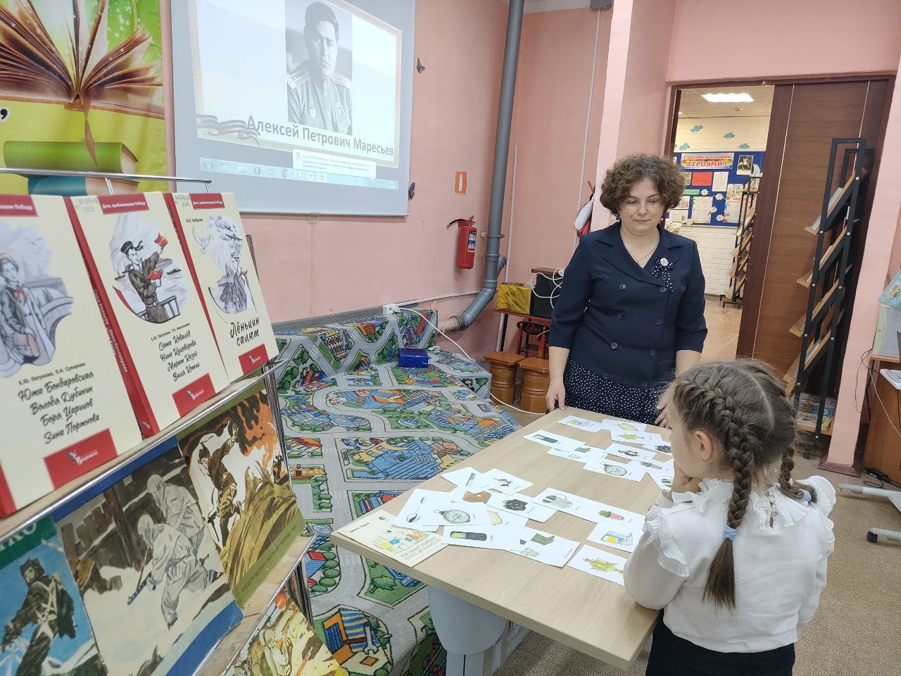 О героях Отечества всех времен говорили в чеховской библиотеке со школьниками О героях Отечества всех времен говорили в чеховской библиотеке со школьниками