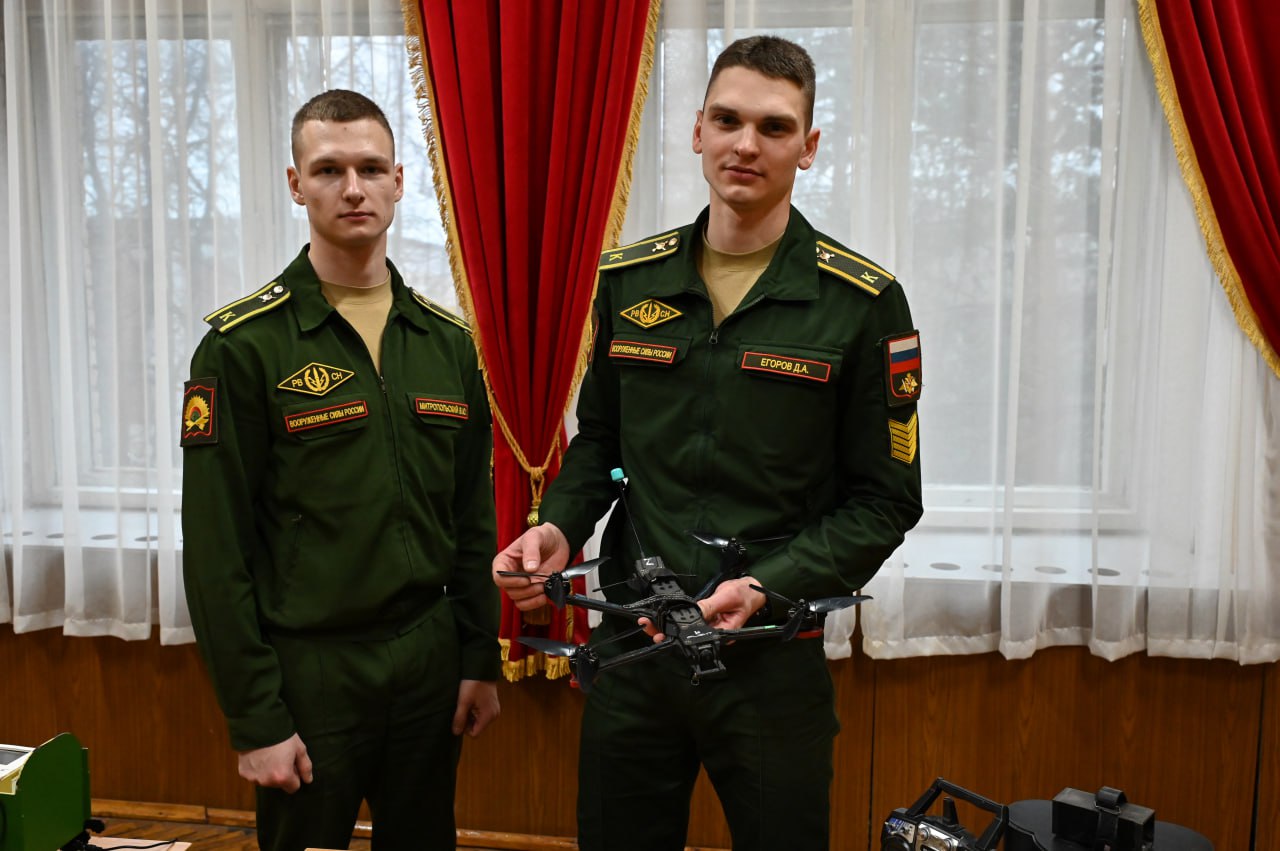 «Ракетные войска — надёжный щит»: старшеклассники Серпухова познакомились с военной профессией «Ракетные войска — надёжный щит»: старшеклассники Серпухова познакомились с военной профессией