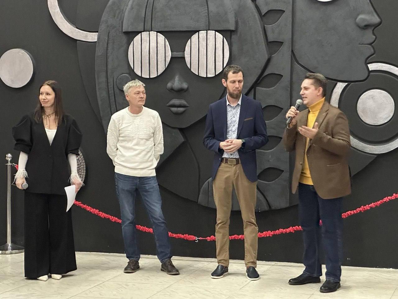 В Домодедово открылась художественная выставка «Если честно, то…» В Домодедово открылась художественная выставка «Если честно, то…»