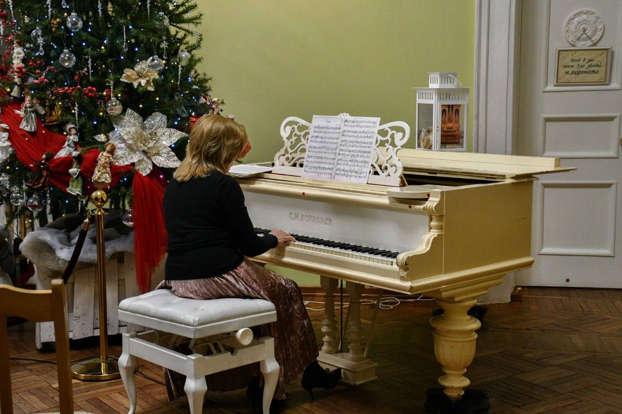 Жуковскому Литературному объединению «Крылья» исполнилось 50 лет Жуковскому Литературному объединению «Крылья» исполнилось 50 лет