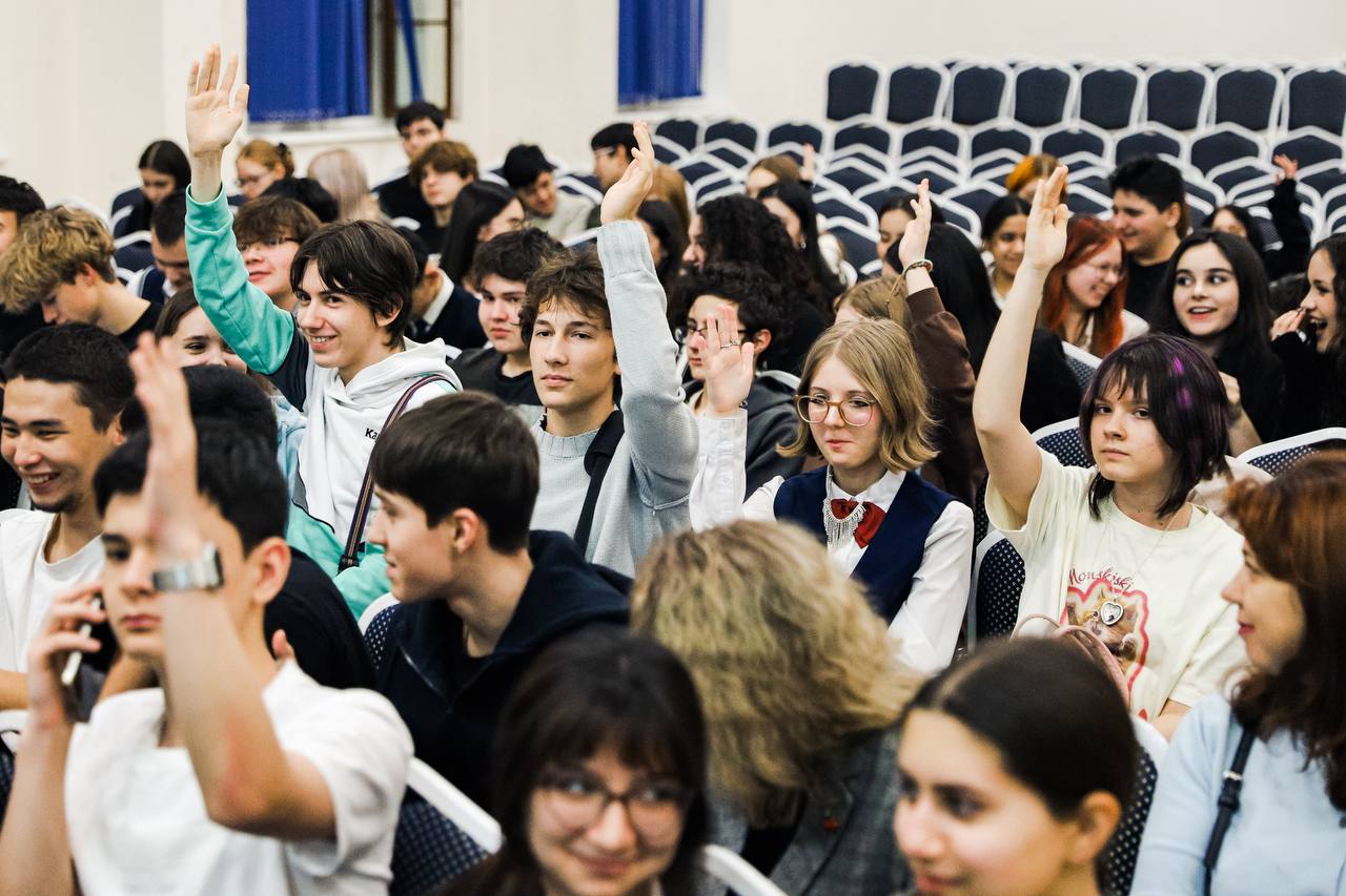 Кем стать: школьников Химок знакомят с перспективными профессиями Кем стать: школьников Химок знакомят с перспективными профессиями