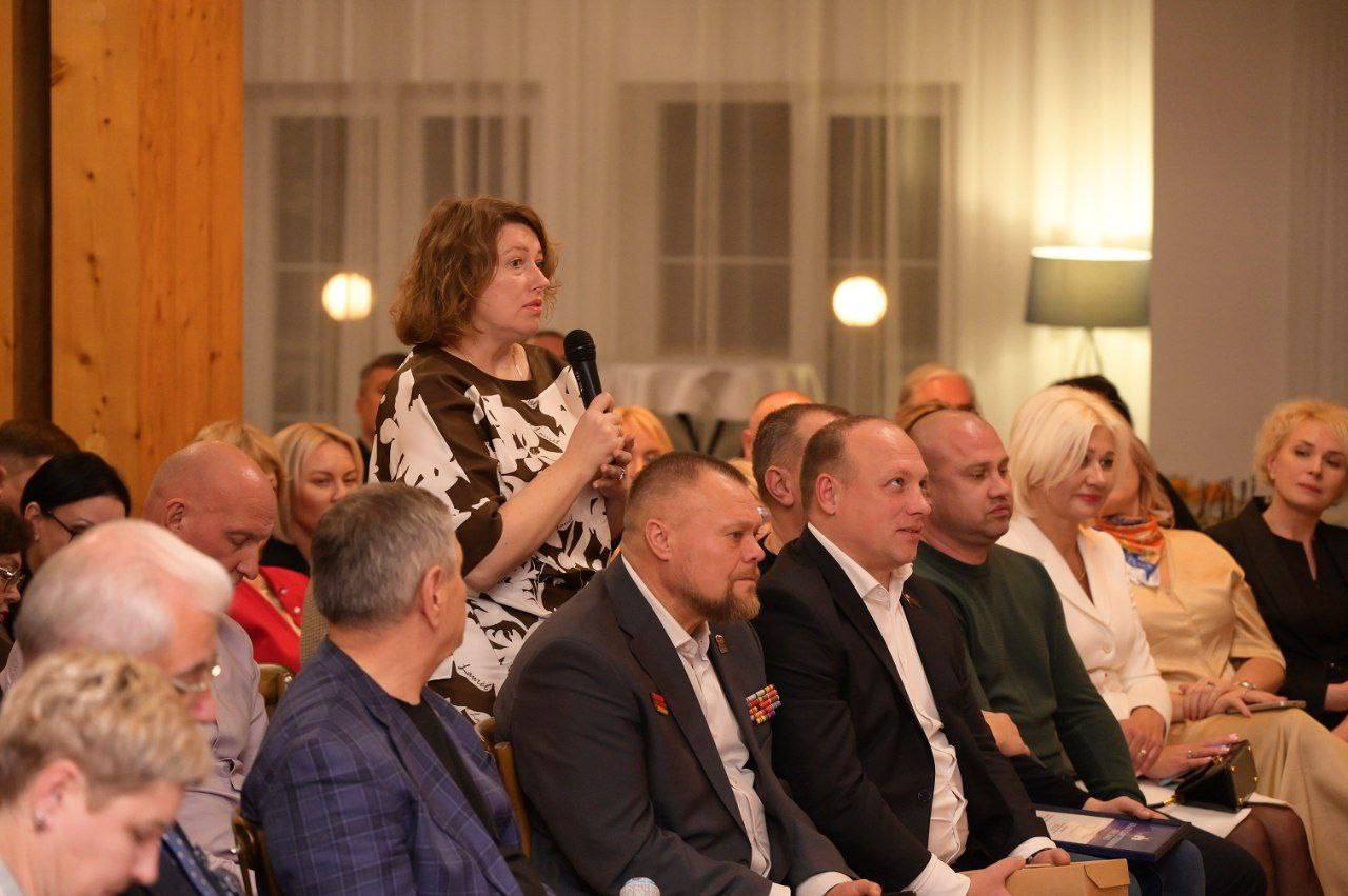 «Бизнес в городе» — это уже традиционная встреча, организованная нашей Торгово-Промышленной палатой, с предпринимателями, на которой мы подводим итоги года и награждаем самых активных представителей бизнес-сообщества «Бизнес в городе» — это уже традиционная встреча, организованная нашей Торгово-Промышленной палатой, с предпринимателями, на которой мы подводим итоги года и награждаем самых активных представителей бизнес-сообщества