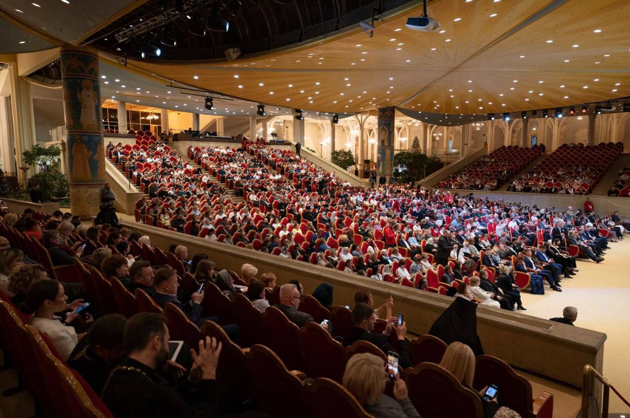 Диалог о будущем: Учителя Химок приняли участие во встрече с Патриархом и главой Минпросвещения Диалог о будущем: Учителя Химок приняли участие во встрече с Патриархом и главой Минпросвещения