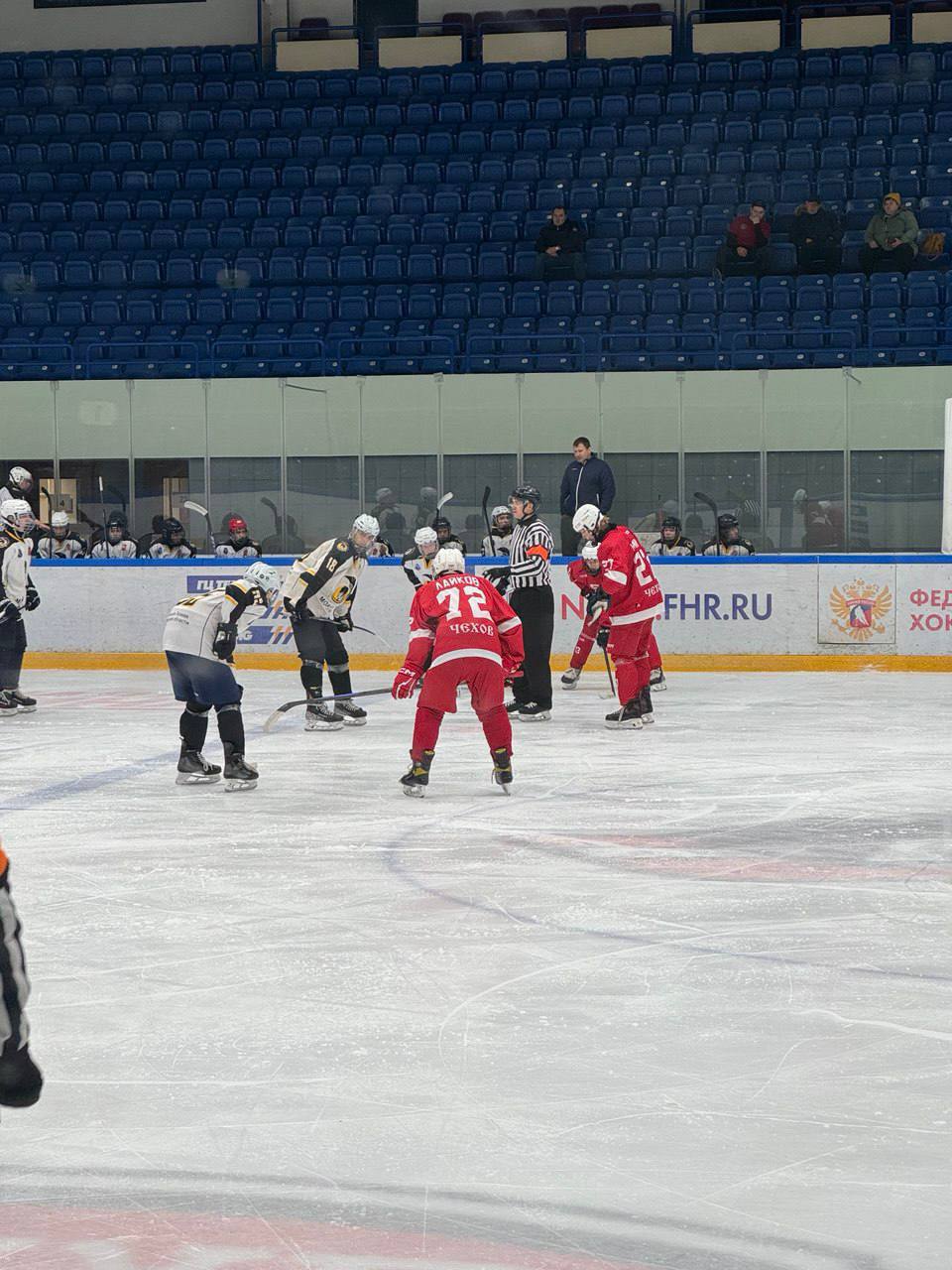 И СНОВА ПОБЕДА «ВИТЯЗЕЙ»!. Сегодня, 11 декабря, в Ледовом дворце в рамках Первенства Московской области по хоккею среди юниоров состоялся матч И СНОВА ПОБЕДА «ВИТЯЗЕЙ»!. Сегодня, 11 декабря, в Ледовом дворце в рамках Первенства Московской области по хоккею среди юниоров состоялся матч
