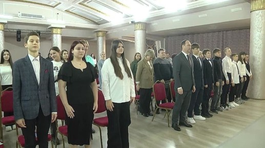 Сергей Мужальских: Поздравил ребят с получением первых паспортов