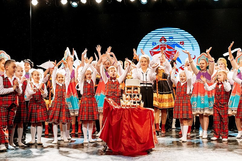 В Воскресенске состоялась праздничная концертная программа «Эдельвейсу – 25!» В Воскресенске состоялась праздничная концертная программа «Эдельвейсу – 25!»