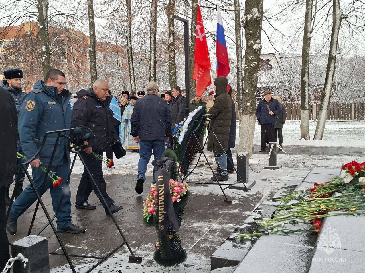 В Серебряных Прудах почтили память воинов, павших при освобождении города в годы ВОВ В Серебряных Прудах почтили память воинов, павших при освобождении города в годы ВОВ
