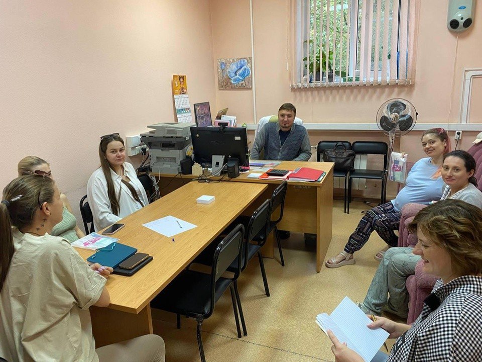 «Школа мам» в Реутове: психолог рассказал будущим родителям о борьбе со страхами
