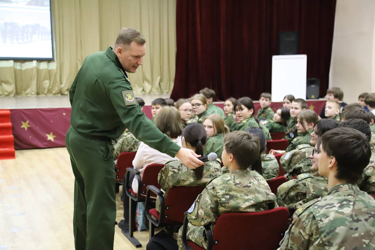 Кем стать: школьников Химок знакомят с перспективными профессиями Кем стать: школьников Химок знакомят с перспективными профессиями