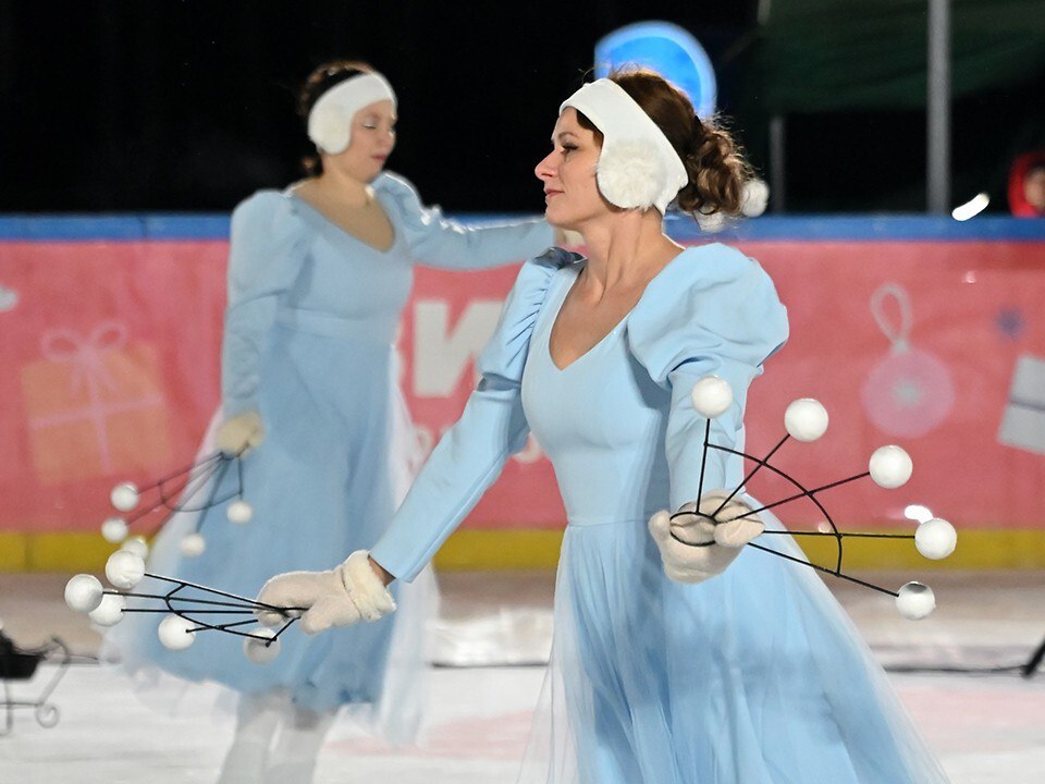 Ледовое шоу и массовое катание: каток в парке Островского открывает сезон в Ступино Ледовое шоу и массовое катание: каток в парке Островского открывает сезон в Ступино