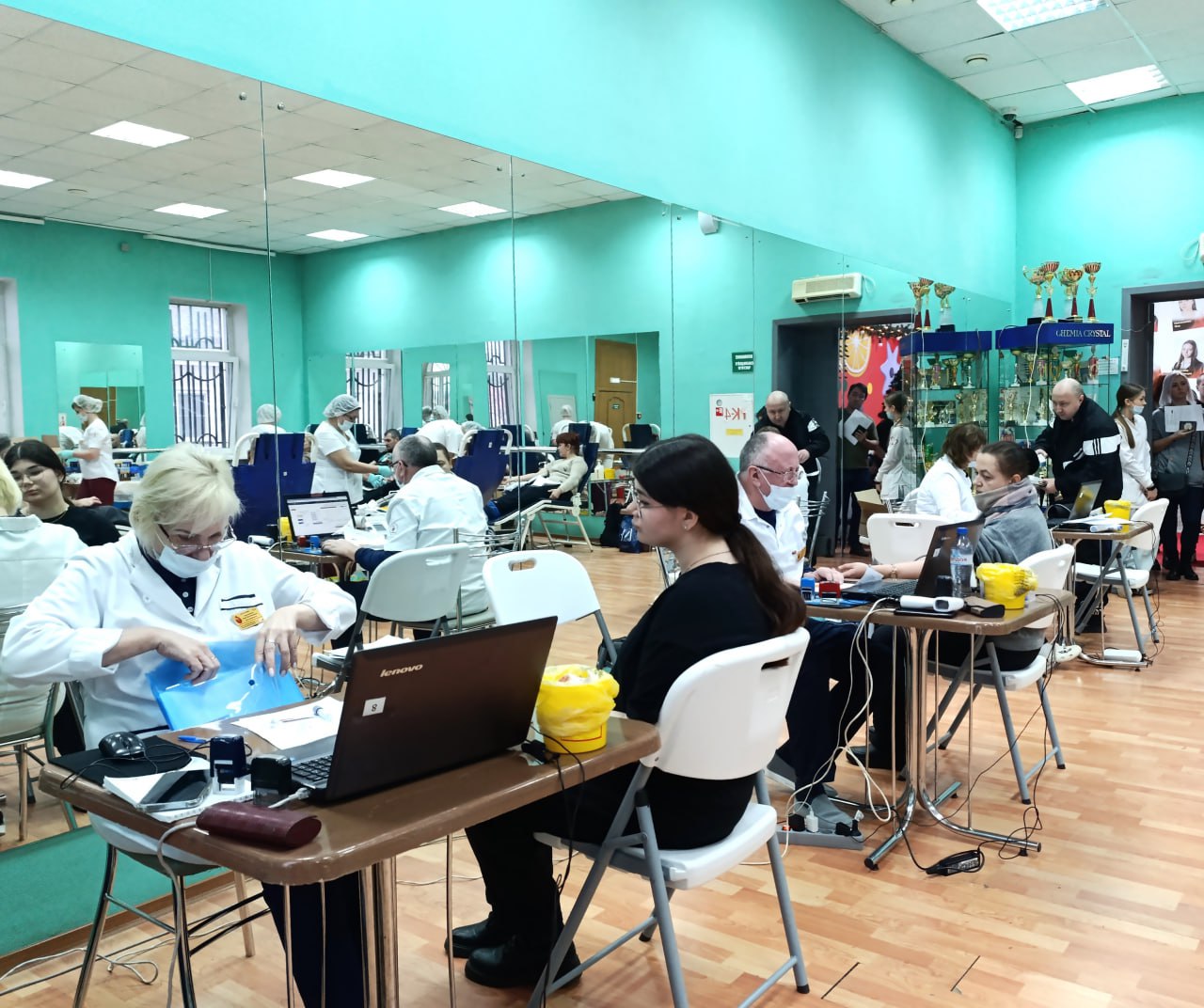 Сегодня в Молодежном центре вновь прошла выездная донорская акция Сегодня в Молодежном центре вновь прошла выездная донорская акция