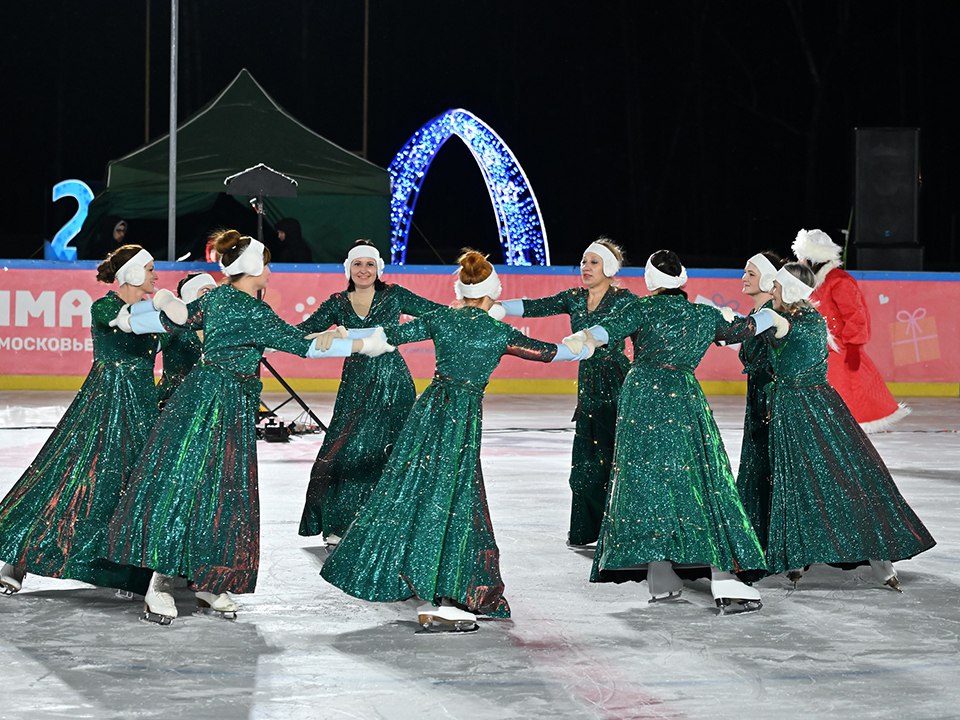 Ледовое шоу и массовое катание: каток в парке Островского открывает сезон в Ступино