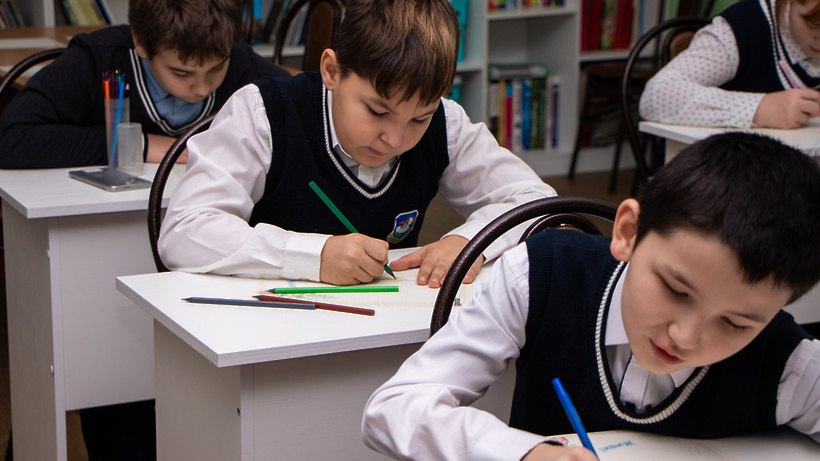 Солнечногорские школьники почтили память Героев Отечества Солнечногорские школьники почтили память Героев Отечества