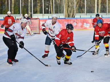 Утренний лед для шайбы: в Ступино выделили время для тренировок любителей хоккея