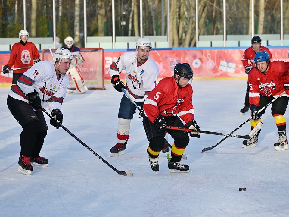 Утренний лед для шайбы: в Ступино выделили время для тренировок любителей хоккея
