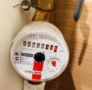 Что делать, если сорвали пломбу на счетчике и чем это грозит?