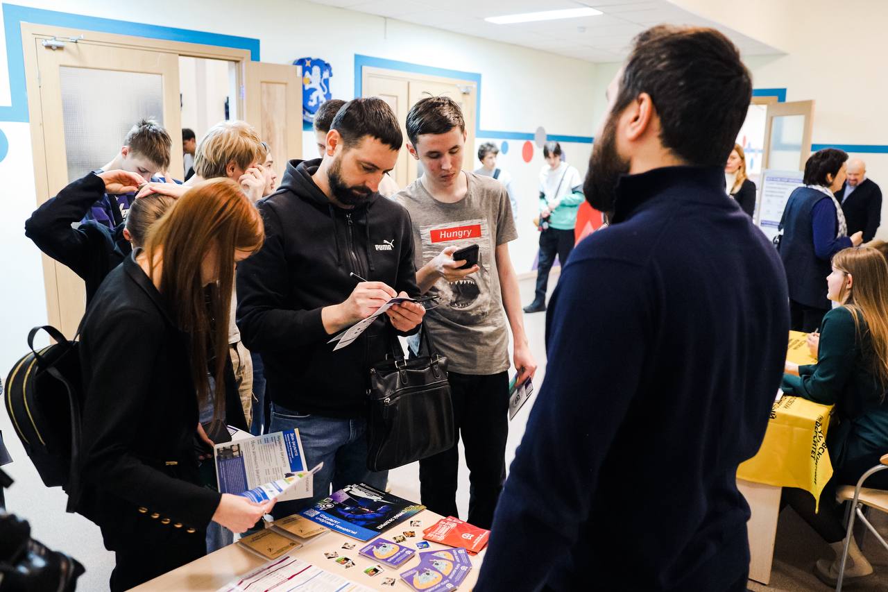 Кем стать: школьников Химок знакомят с перспективными профессиями Кем стать: школьников Химок знакомят с перспективными профессиями
