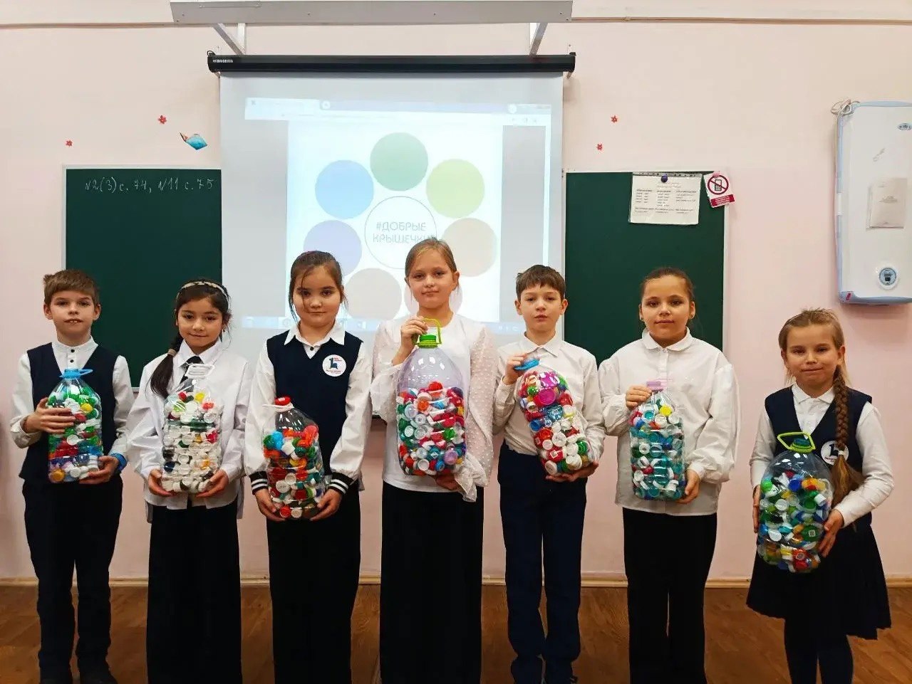 400 кг макулатуры и тысячи крышечек: школьники Долгопрудного защитили планету 400 кг макулатуры и тысячи крышечек: школьники Долгопрудного защитили планету