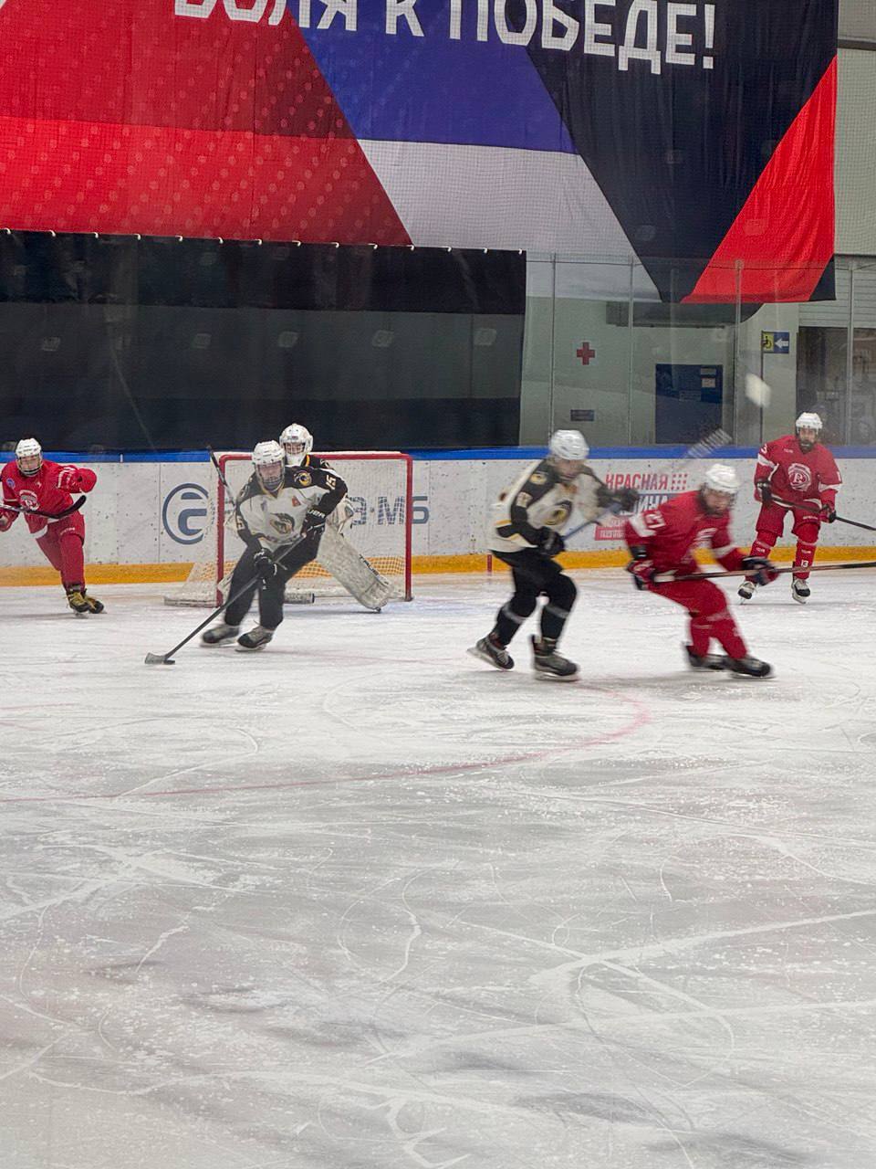 И СНОВА ПОБЕДА «ВИТЯЗЕЙ»!. Сегодня, 11 декабря, в Ледовом дворце в рамках Первенства Московской области по хоккею среди юниоров состоялся матч И СНОВА ПОБЕДА «ВИТЯЗЕЙ»!. Сегодня, 11 декабря, в Ледовом дворце в рамках Первенства Московской области по хоккею среди юниоров состоялся матч