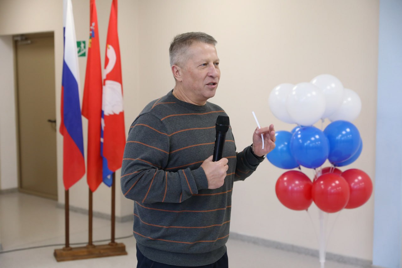 Школьники и общественники из Долгопрудного проверили своё знание главного закона страны Школьники и общественники из Долгопрудного проверили своё знание главного закона страны