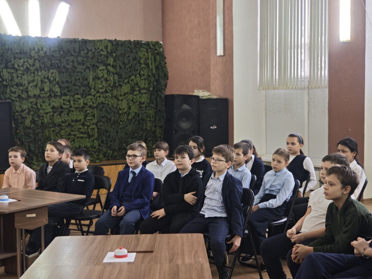 Наши новости. Игра-викторина ко Дню Конституции Российской Федерации прошла в ДК "Родник" м.о. Чехов Наши новости. Игра-викторина ко Дню Конституции Российской Федерации прошла в ДК "Родник" м.о. Чехов