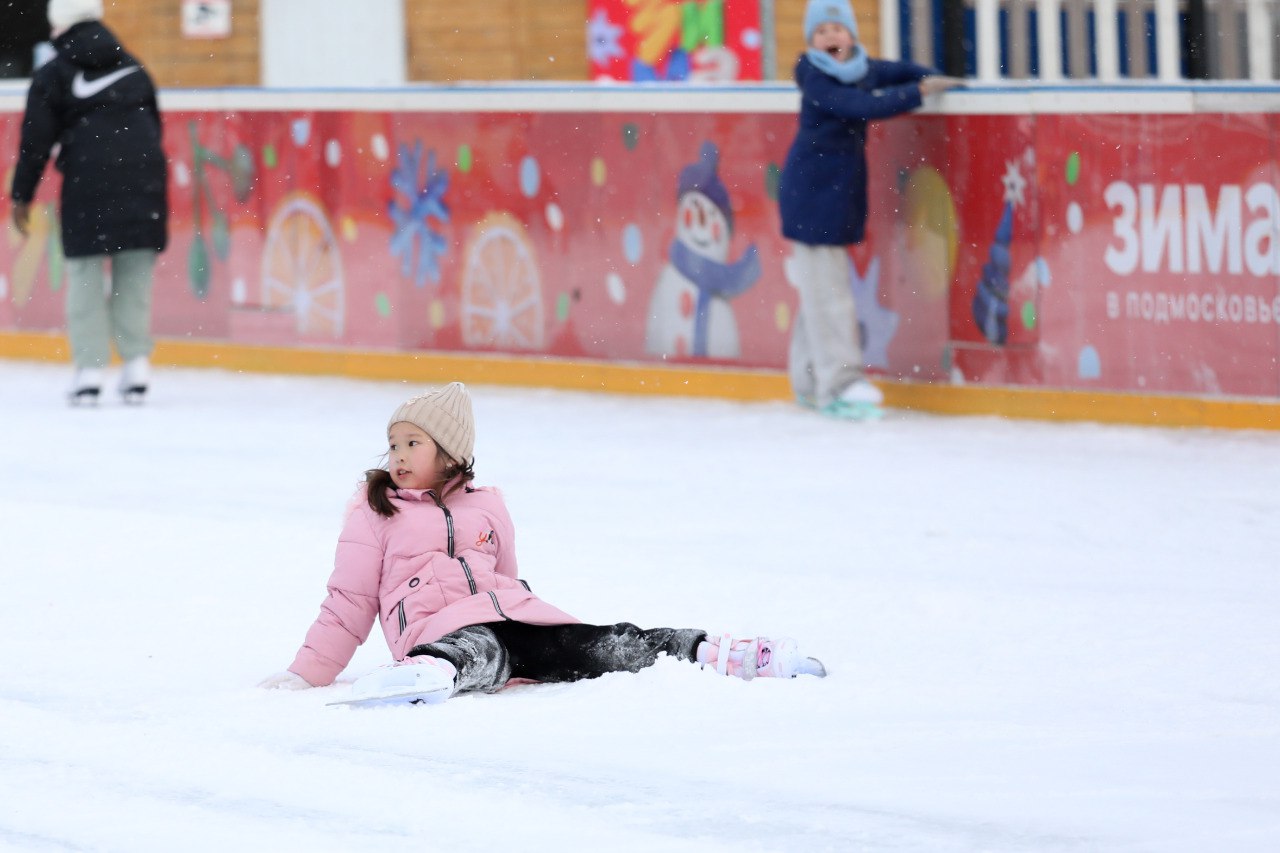 Выпал снег и как будто приблизил к нам новогодние праздники Выпал снег и как будто приблизил к нам новогодние праздники
