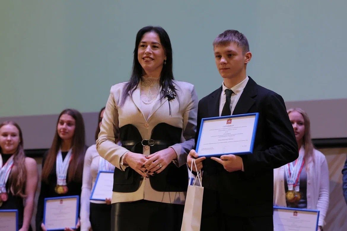Юные спортсмены - победители первенства России из Долгопрудного получили награды Юные спортсмены - победители первенства России из Долгопрудного получили награды