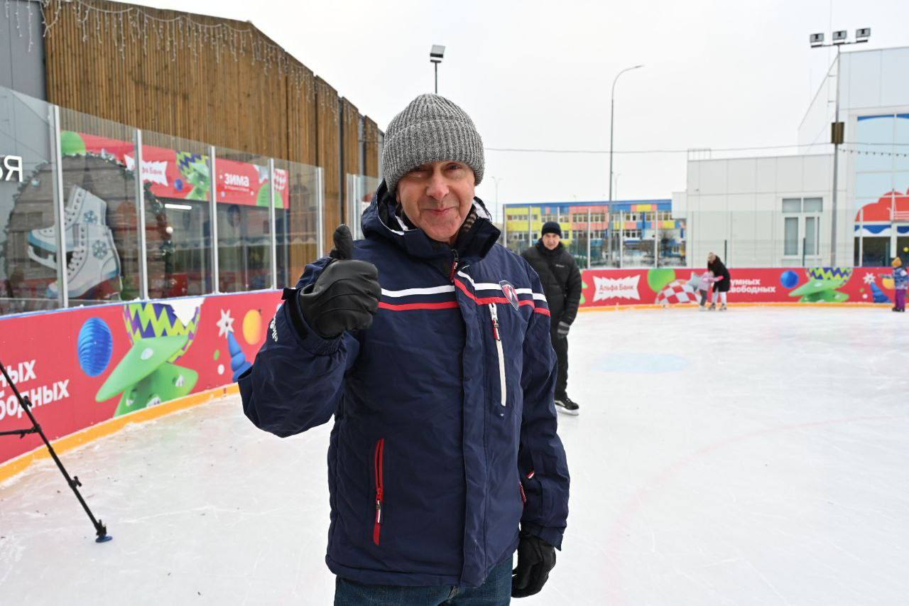 Зима наступила, и ледовая площадка с искусственным покрытием в парке «Питомник» ждёт своих гостей! Зима наступила, и ледовая площадка с искусственным покрытием в парке «Питомник» ждёт своих гостей!