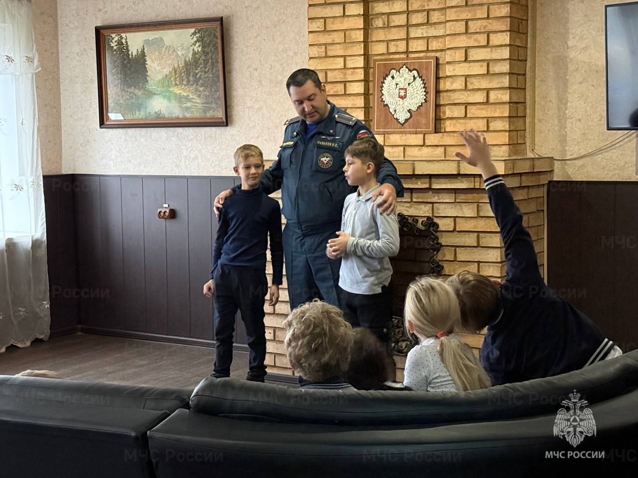 В пожарно-спасательной части Воскресенска побывали учащиеся школы «Горизонт» В пожарно-спасательной части Воскресенска побывали учащиеся школы «Горизонт»