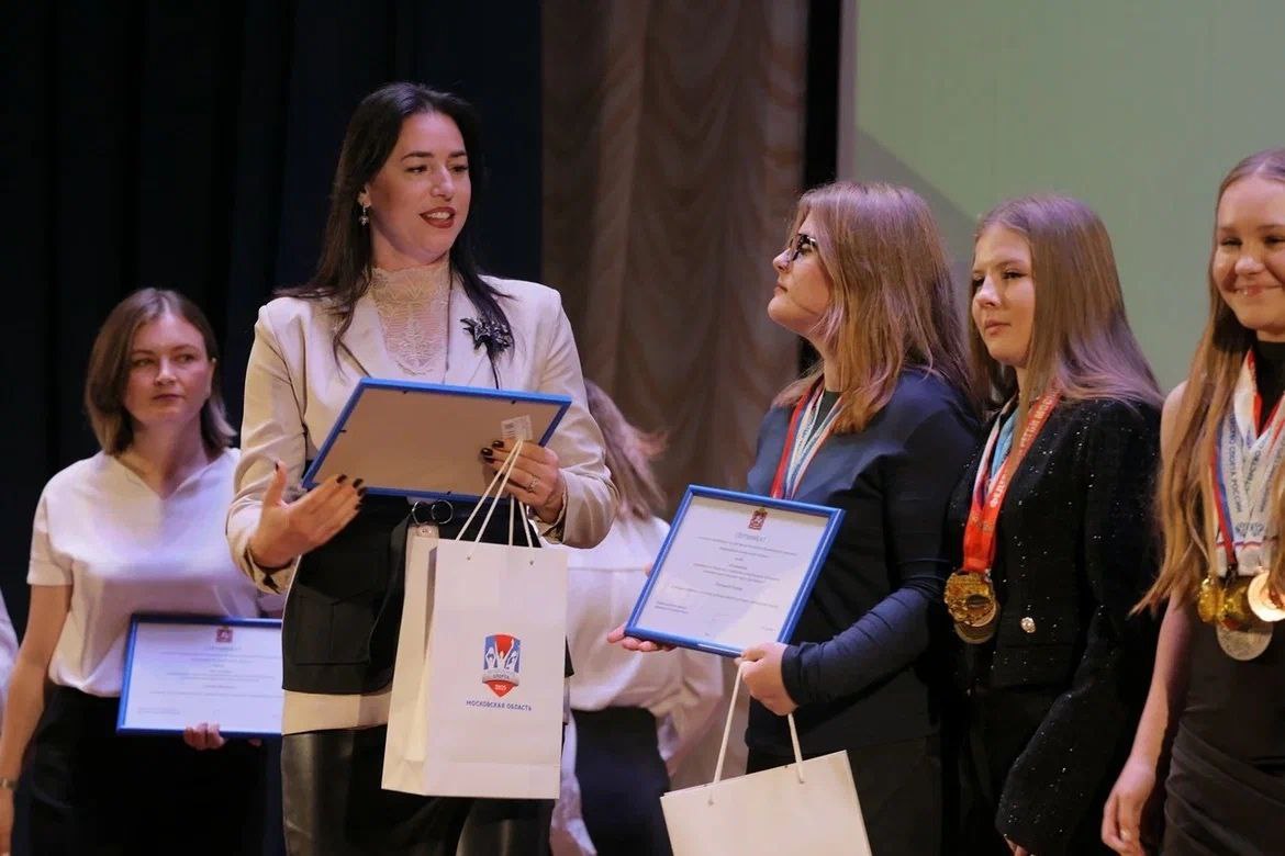 Юные спортсмены - победители первенства России из Долгопрудного получили награды Юные спортсмены - победители первенства России из Долгопрудного получили награды