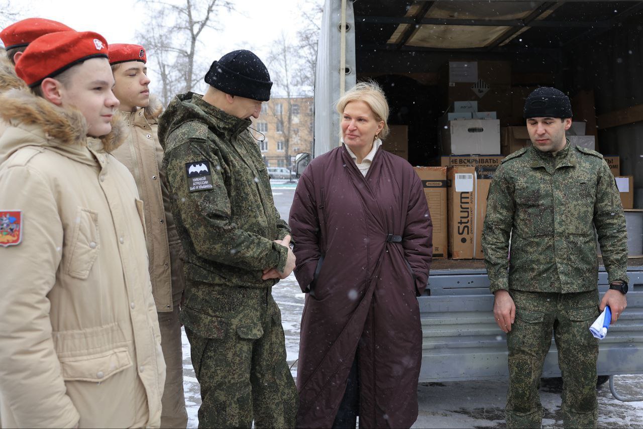 Игорь Трифонов: Вместе с Вице-губернатором Московской области Марией Николаевной Нагорной, первым заместителем председателя Совета депутатов Дмитрием Герасимовичем Денисовым и нашим Советом ветеранов передали очередную... Игорь Трифонов: Вместе с Вице-губернатором Московской области Марией Николаевной Нагорной, первым заместителем председателя Совета депутатов Дмитрием Герасимовичем Денисовым и нашим Советом ветеранов передали очередную...