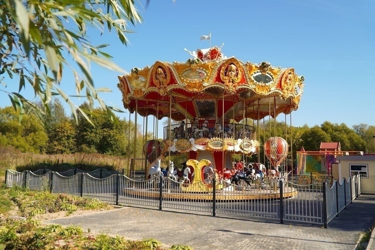 Карусель "Сказка" в городском парке г.о.Чехов приглашает детей на бесплатный аттракцион в Городском парке