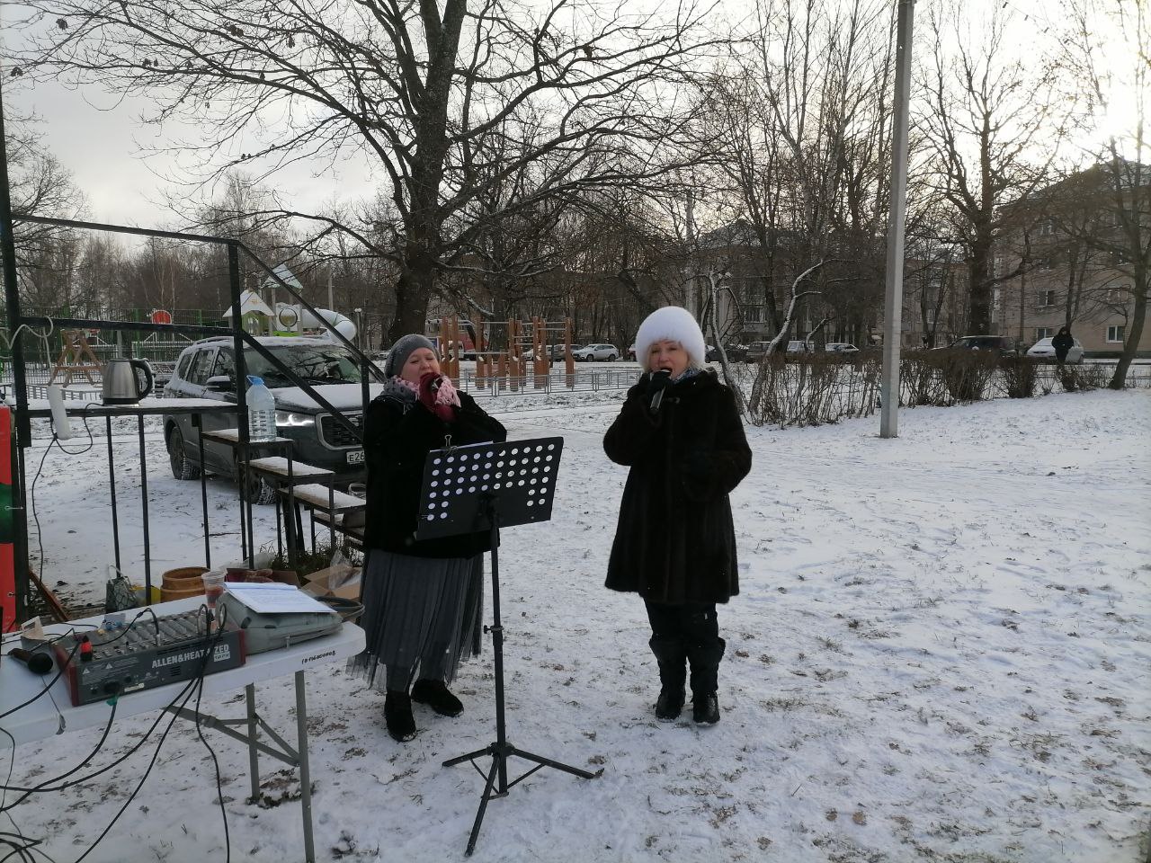 Наши новости. Творческий коллектив Дома Культуры «Радуга» организовал праздничную программу «Проказница Зима» в парке «Дубки» с. Троицкое Наши новости. Творческий коллектив Дома Культуры «Радуга» организовал праздничную программу «Проказница Зима» в парке «Дубки» с. Троицкое