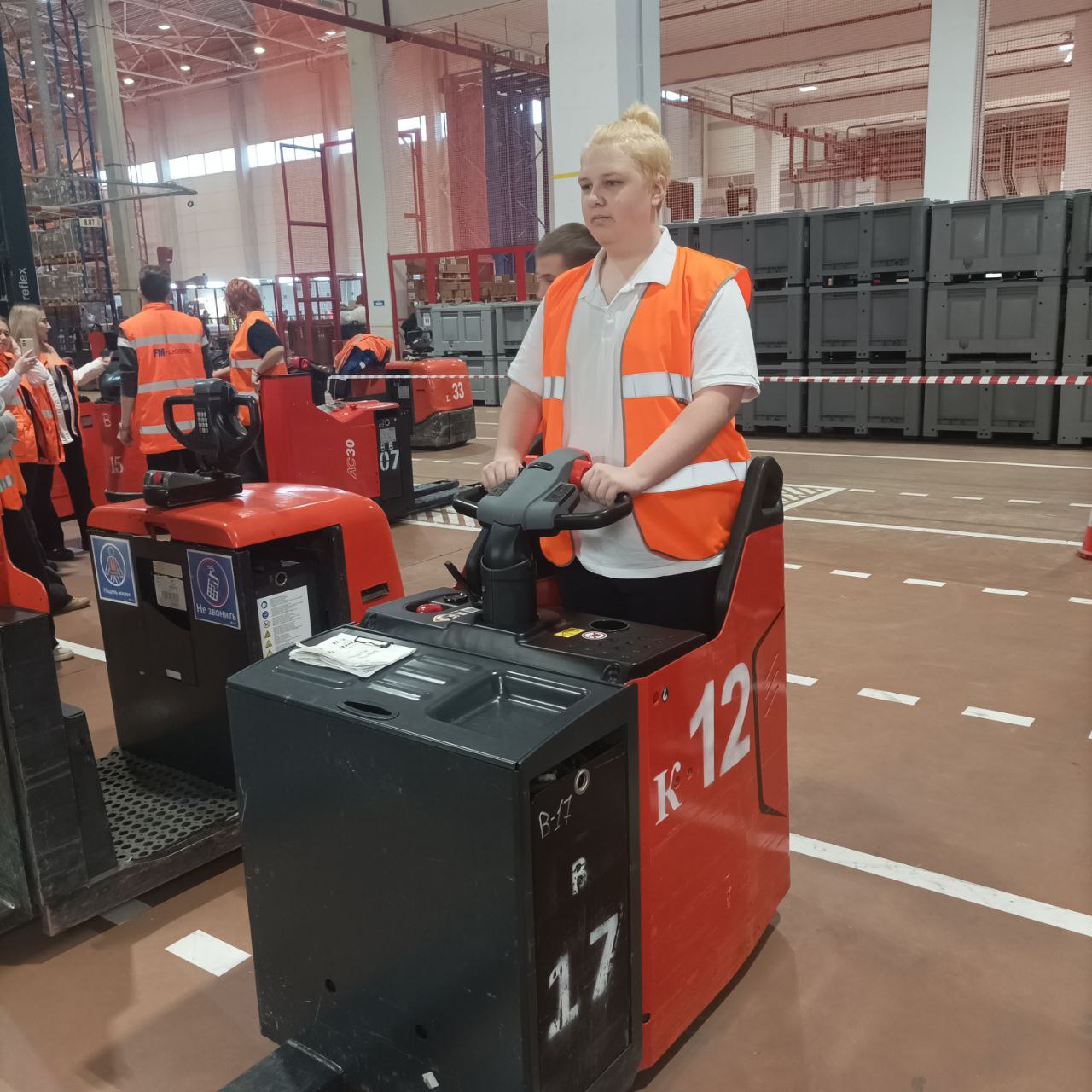 12 декабря ученики 9г класса МБОУ Новобытовская СОШ (Крюково) в рамках недели функциональной грамотности посетили складской комплекс FM Logistic 12 декабря ученики 9г класса МБОУ Новобытовская СОШ (Крюково) в рамках недели функциональной грамотности посетили складской комплекс FM Logistic