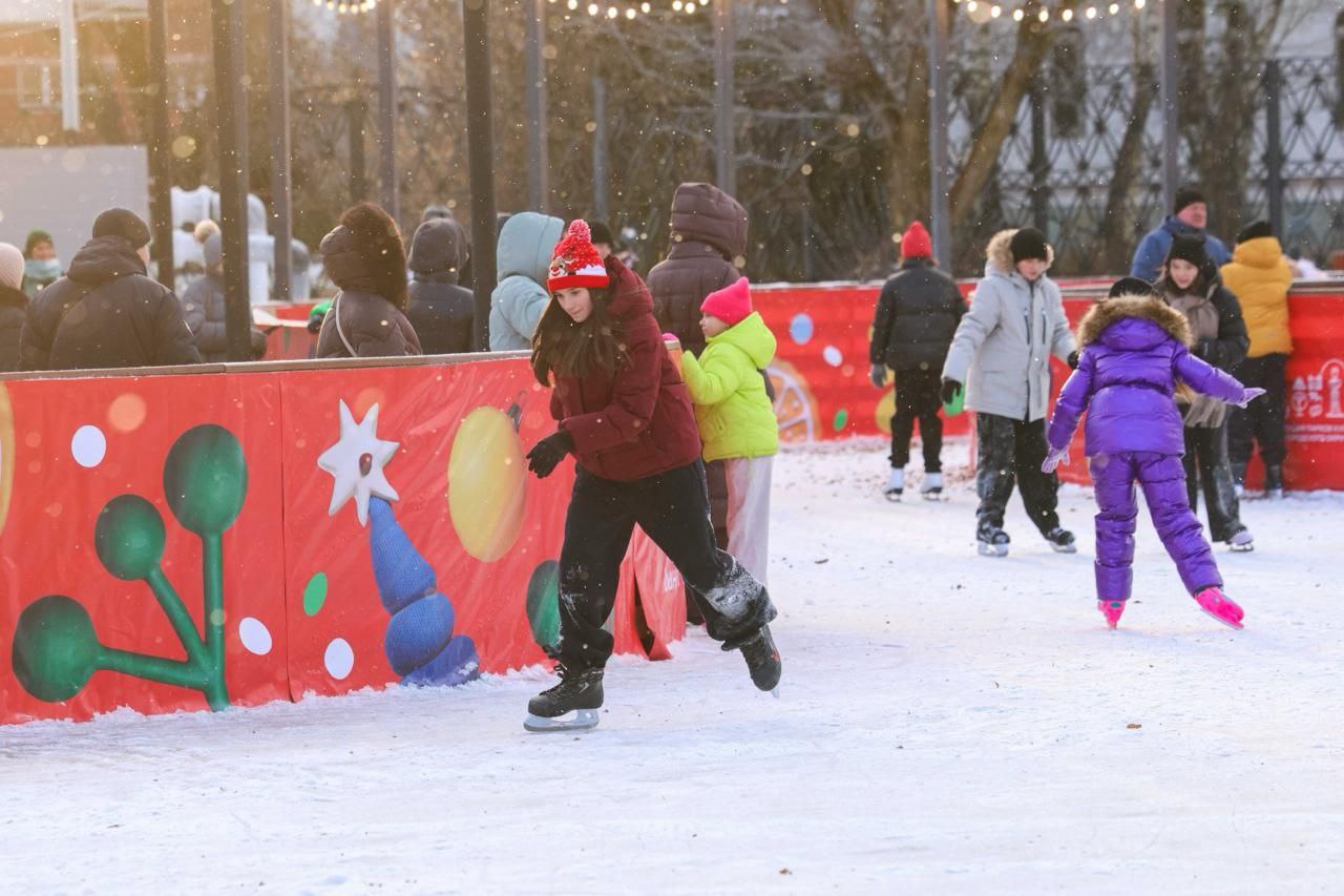 Григорий Артамонов: В парках Подольска уже можно почувствовать дух приближающихся праздников Григорий Артамонов: В парках Подольска уже можно почувствовать дух приближающихся праздников
