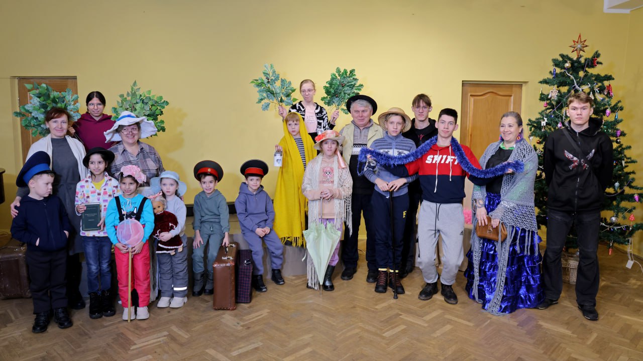 «В гости к Чехову!» заглянули воспитанники «Семейного городка» из деревни Райсеменовское «В гости к Чехову!» заглянули воспитанники «Семейного городка» из деревни Райсеменовское