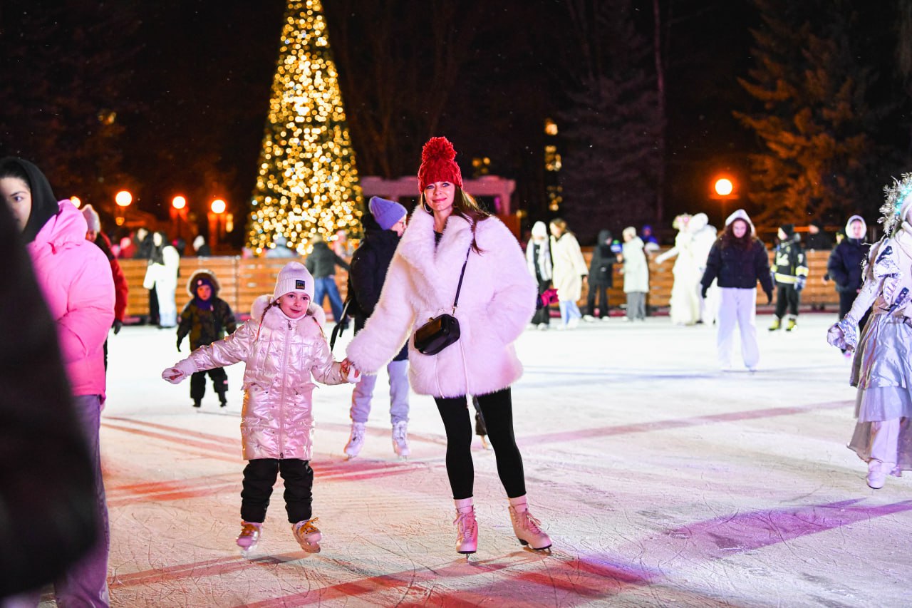 В Химках открыли седьмой сезон Театрального катка: Самые яркие моменты В Химках открыли седьмой сезон Театрального катка: Самые яркие моменты