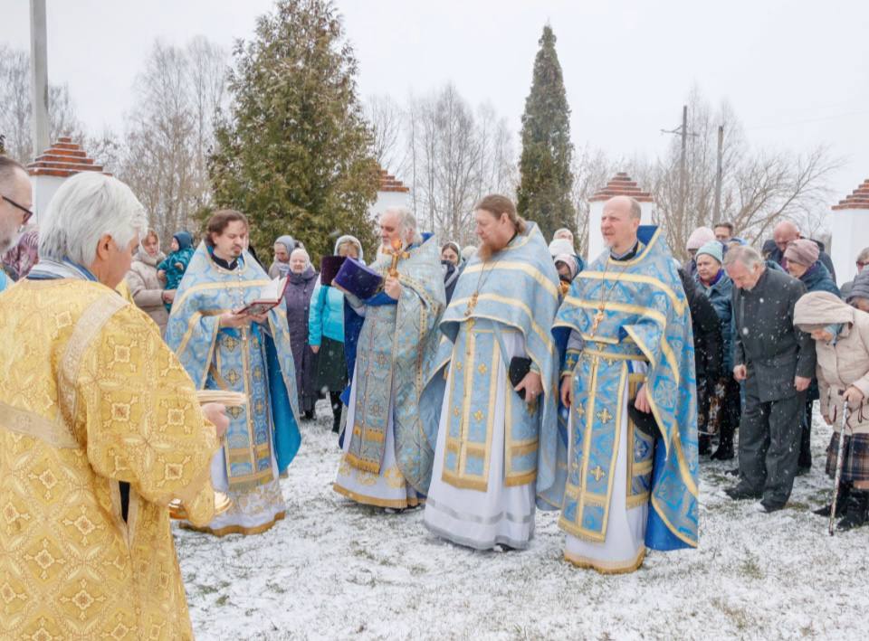 В Знаменском храме в Старой Кашире отпраздновали престольный праздник В Знаменском храме в Старой Кашире отпраздновали престольный праздник