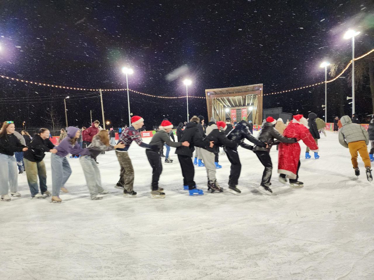 Предновогоднее мероприятие «Парки. Сказки. Торжество» собрало гостей и жителей Сергиева Посада в парке «Скитские пруды»