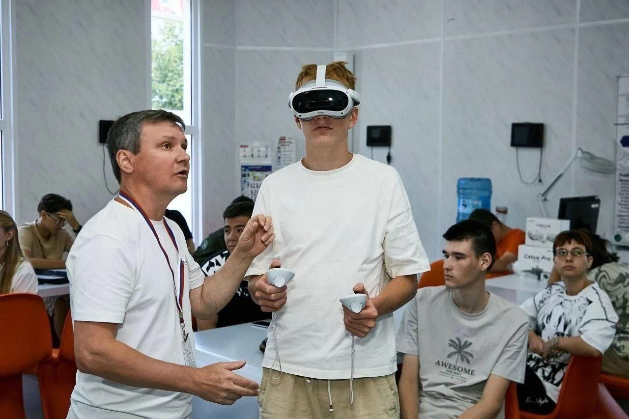 В школе №6 г. Орехово-Зуево уже не первый год работает VR-лаборатория, где цифровые инструменты стали частью повседневного обучения