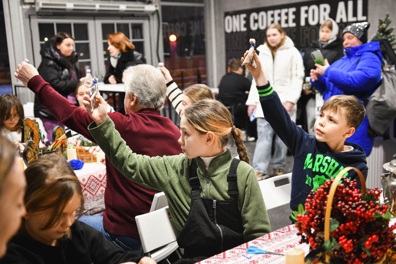 Волшебство своими руками: в Химках для детей героев СВО провели мастер-класс Волшебство своими руками: в Химках для детей героев СВО провели мастер-класс