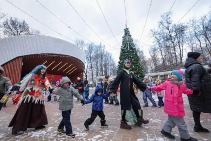 Григорий Артамонов: В парках Подольска уже можно почувствовать дух приближающихся праздников
