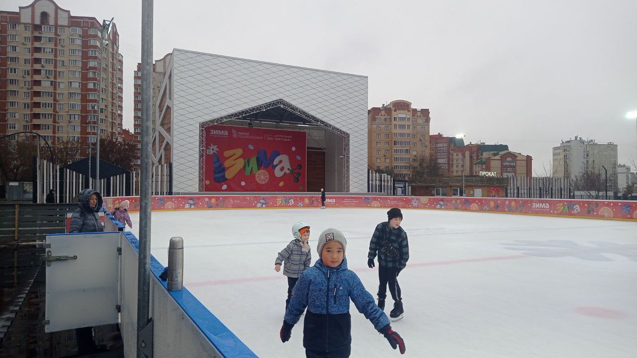 Регистрация не требуется: на каток в Центральный парк Победы - вход свободный! Регистрация не требуется: на каток в Центральный парк Победы - вход свободный!