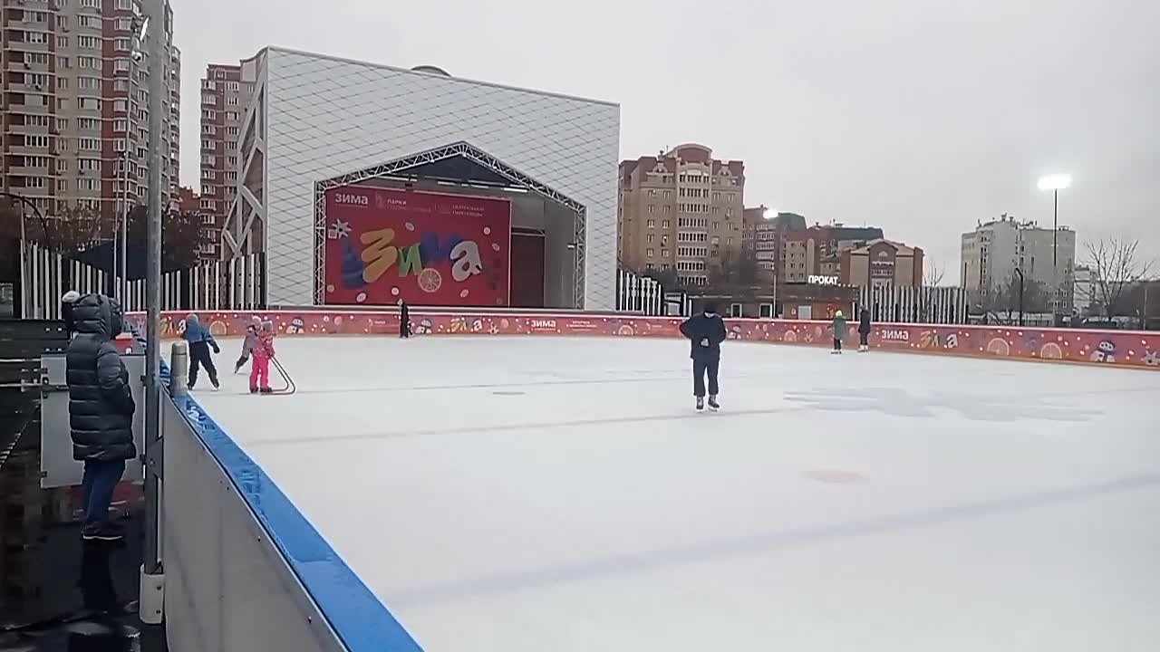 Регистрация не требуется: на каток в Центральный парк Победы - вход свободный!