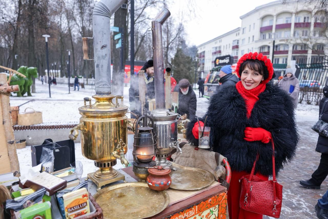 Григорий Артамонов: В парках Подольска уже можно почувствовать дух приближающихся праздников Григорий Артамонов: В парках Подольска уже можно почувствовать дух приближающихся праздников