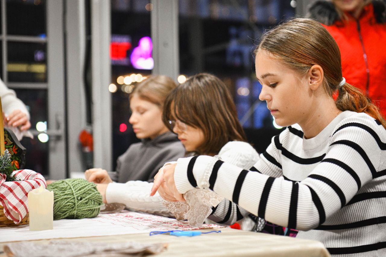 Волшебство своими руками: в Химках для детей героев СВО провели мастер-класс Волшебство своими руками: в Химках для детей героев СВО провели мастер-класс